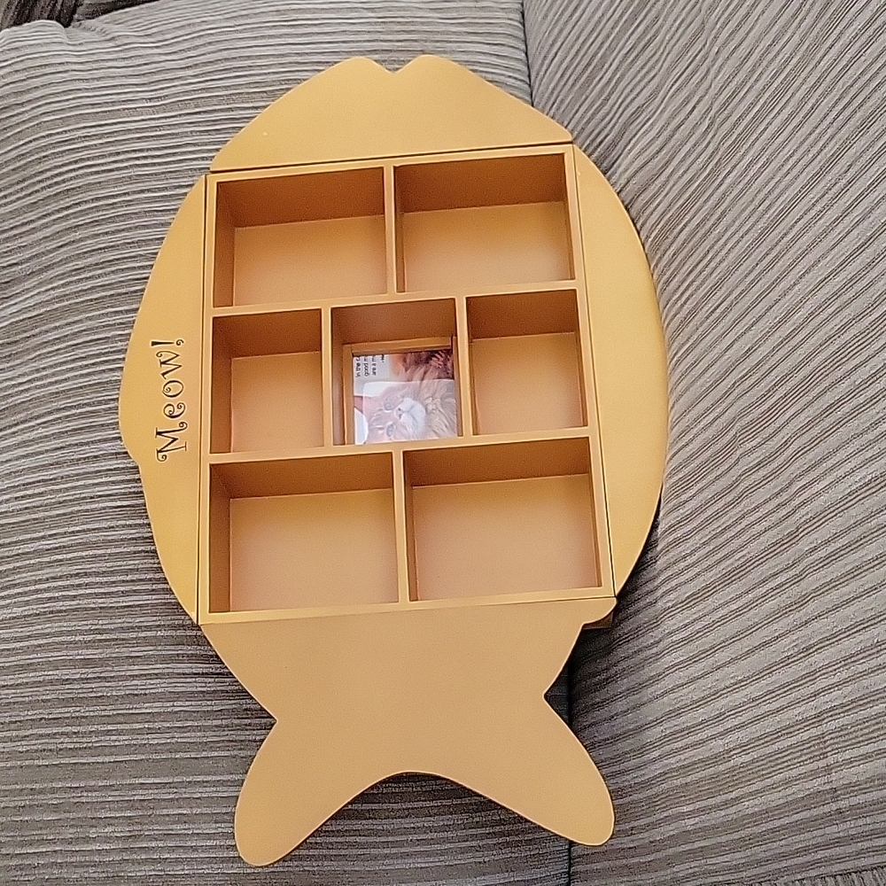 🐈 SHADOW BOX WOODEN FISH SHADOW BOX WITH YOUR CATS PHOTO/MEOW STENCILED